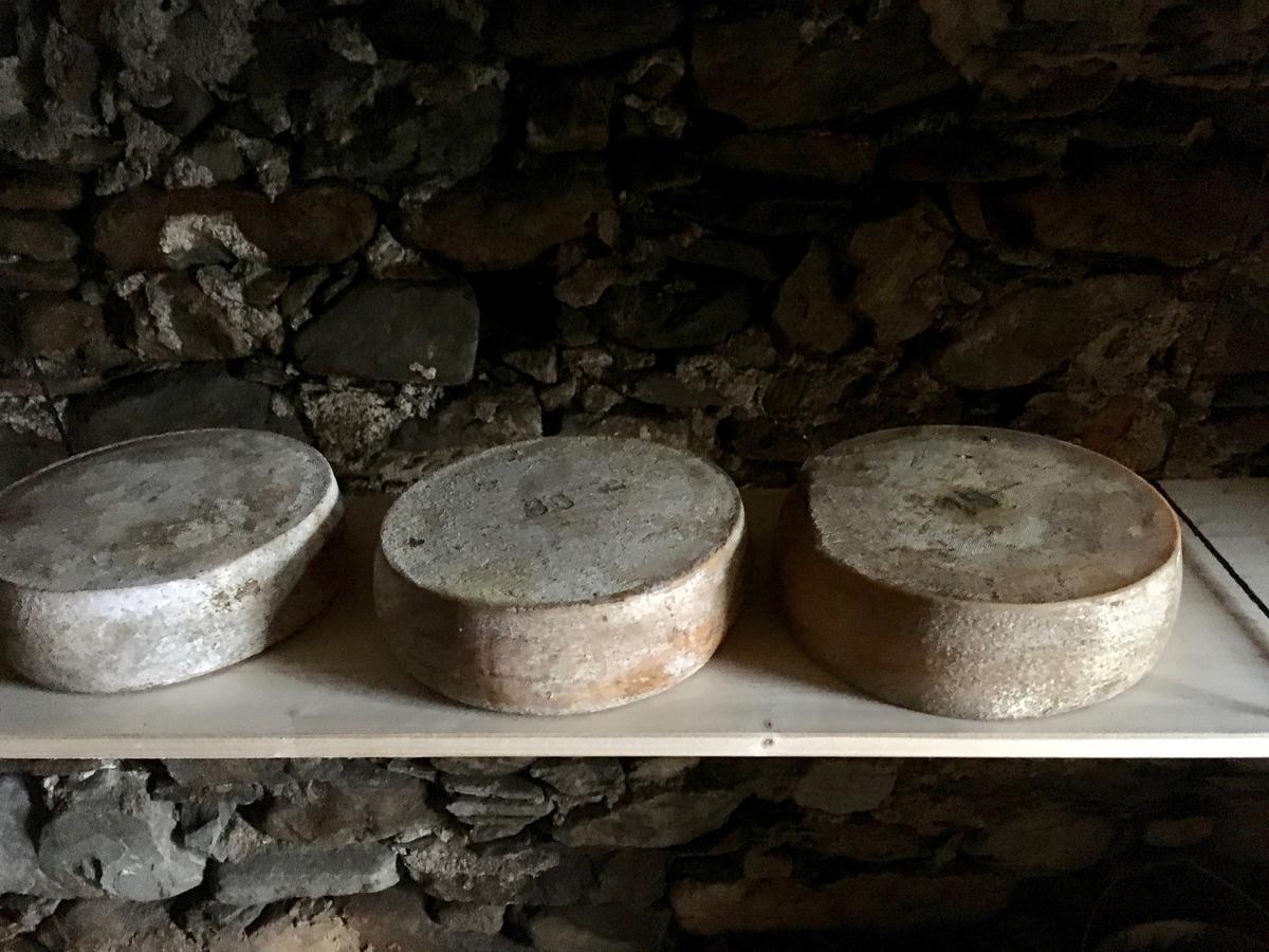Antica Sosta Dei Viandanti Bed & Breakfast Cadenazzo Bagian luar foto